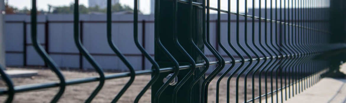 Tvorų tipai: išsamus gidas pasirenkant tvorą namų sklypui